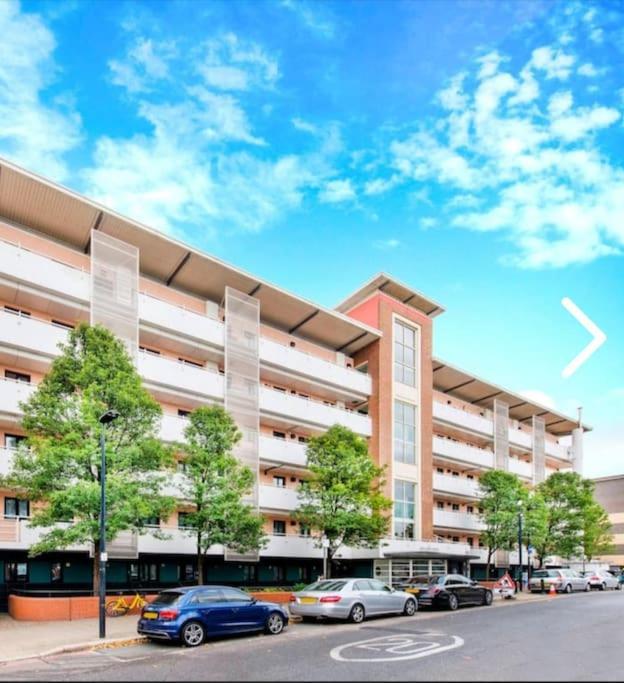 Bright, Nice Interior, Close To The City, 2 Bedroom Apartment Londres Exterior foto